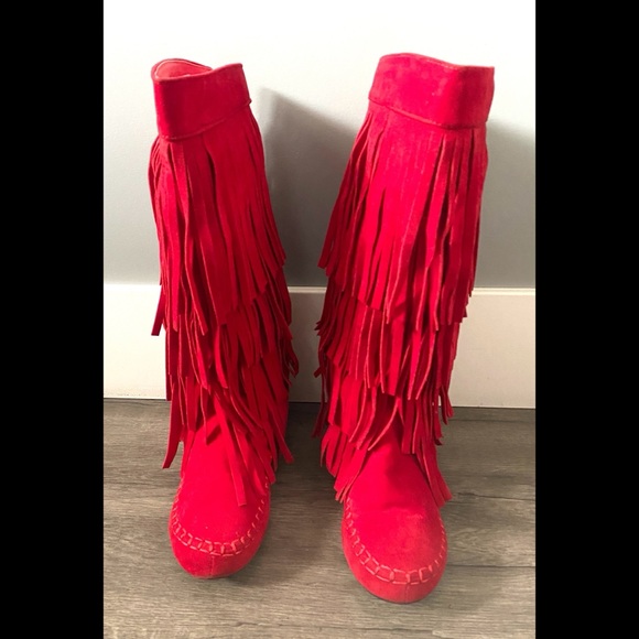 MUDD Red Fringe Moccasins💃🏾 - Picture 2 of 4